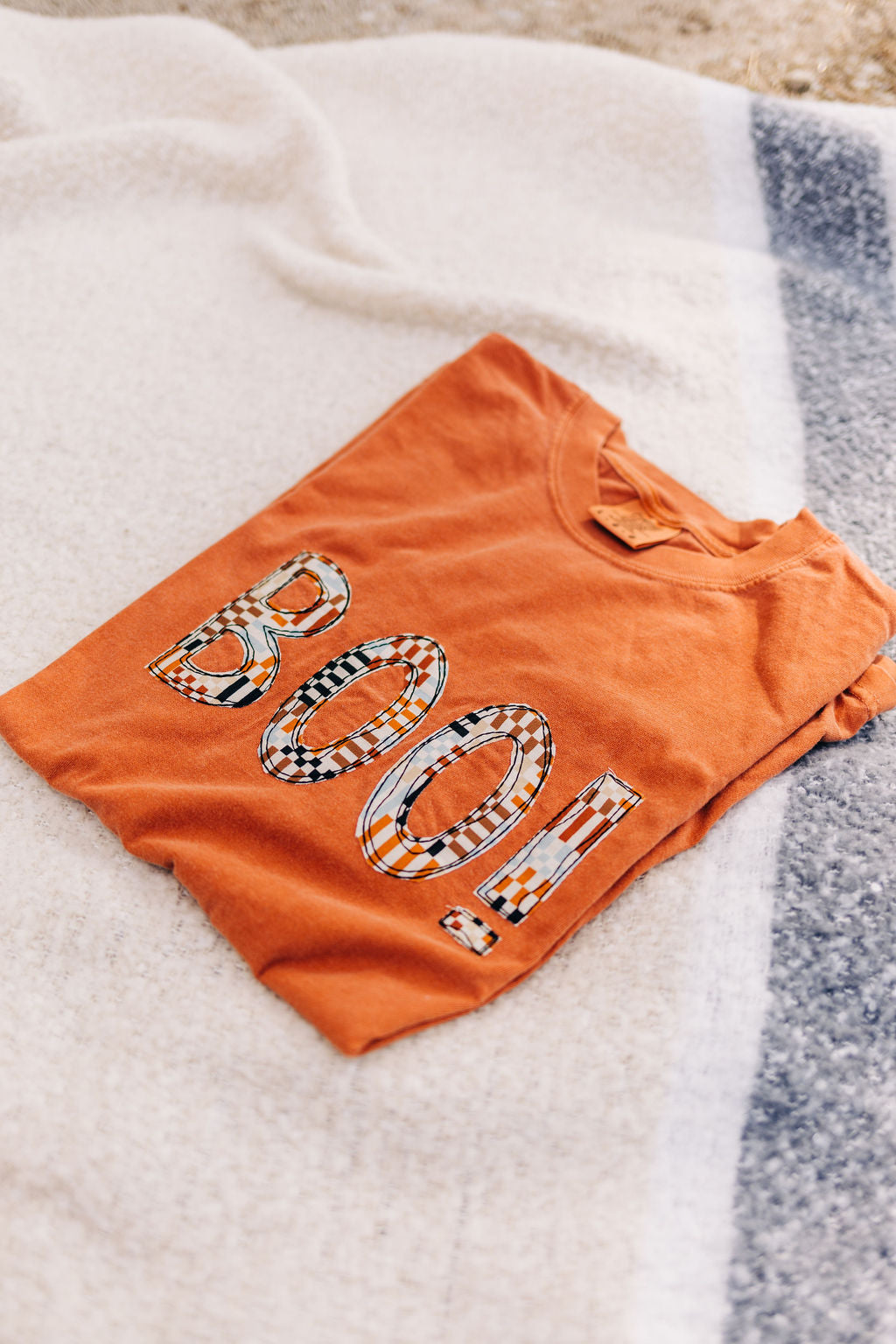 Applique Comfort Short Sleeve